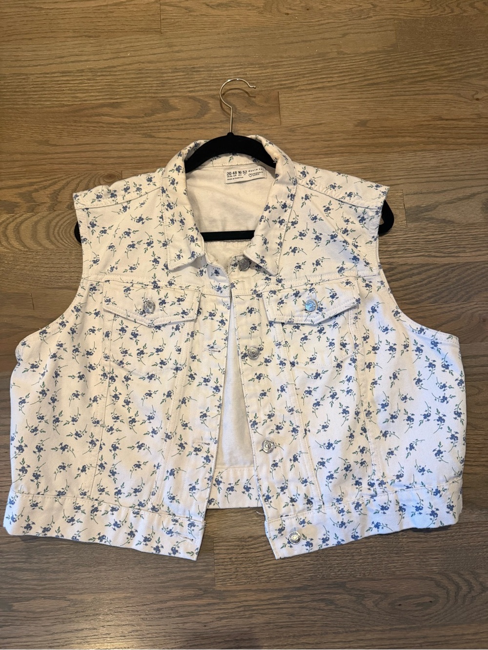 Primark Floral Print Sleeveless Denim Vest - White with Blue Flowers Size 16